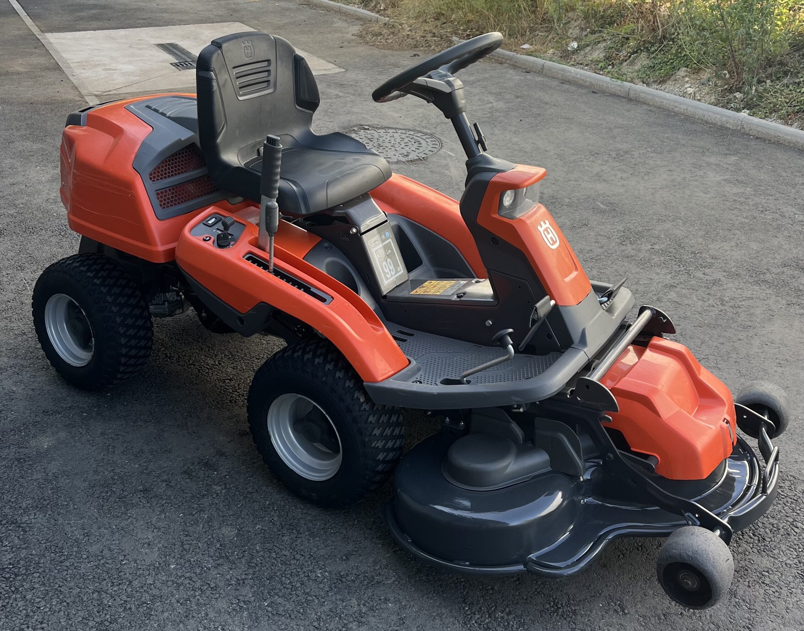 Rider R216TAWD Husqvarna - Tracteur Tondeuse d'Occasion – Image 3