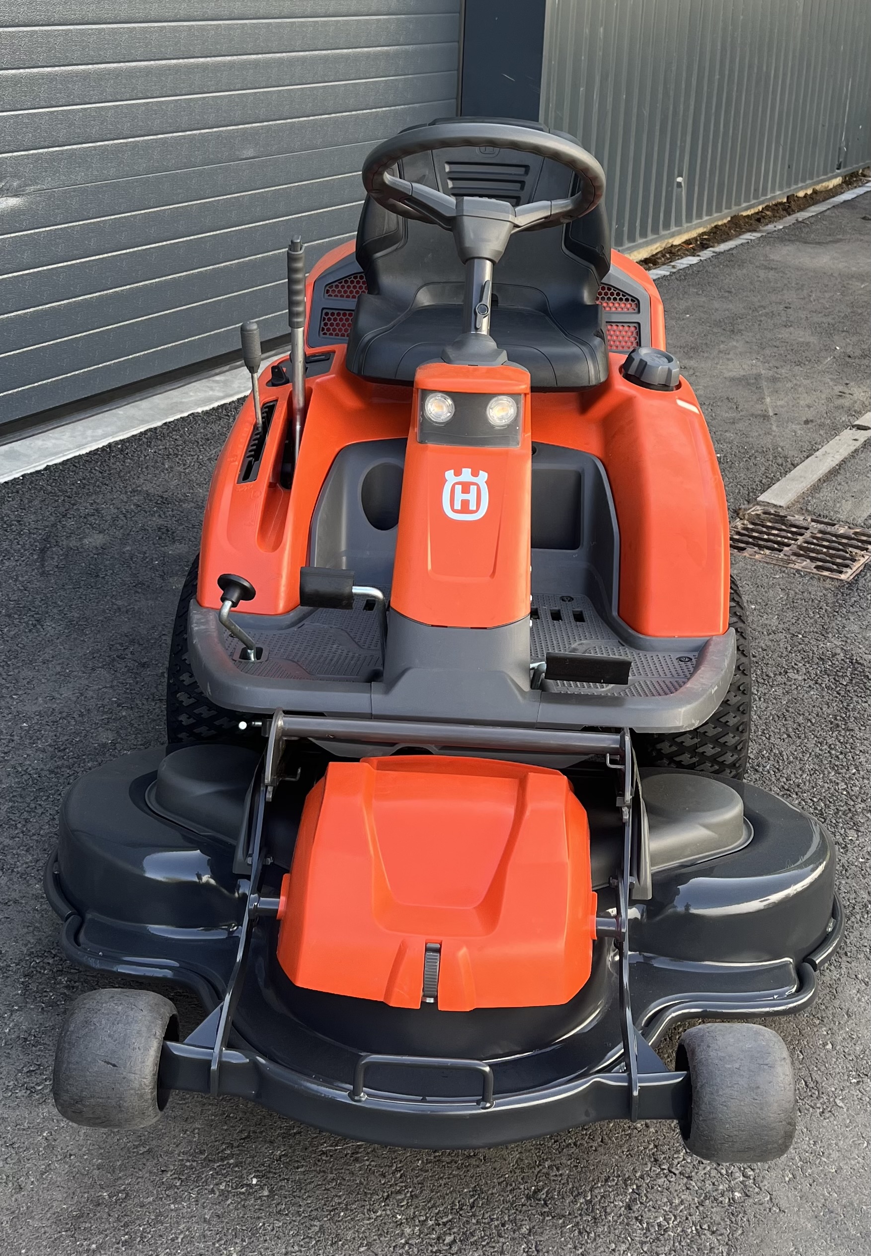 Rider R216TAWD Husqvarna - Tracteur Tondeuse d'Occasion – Image 2